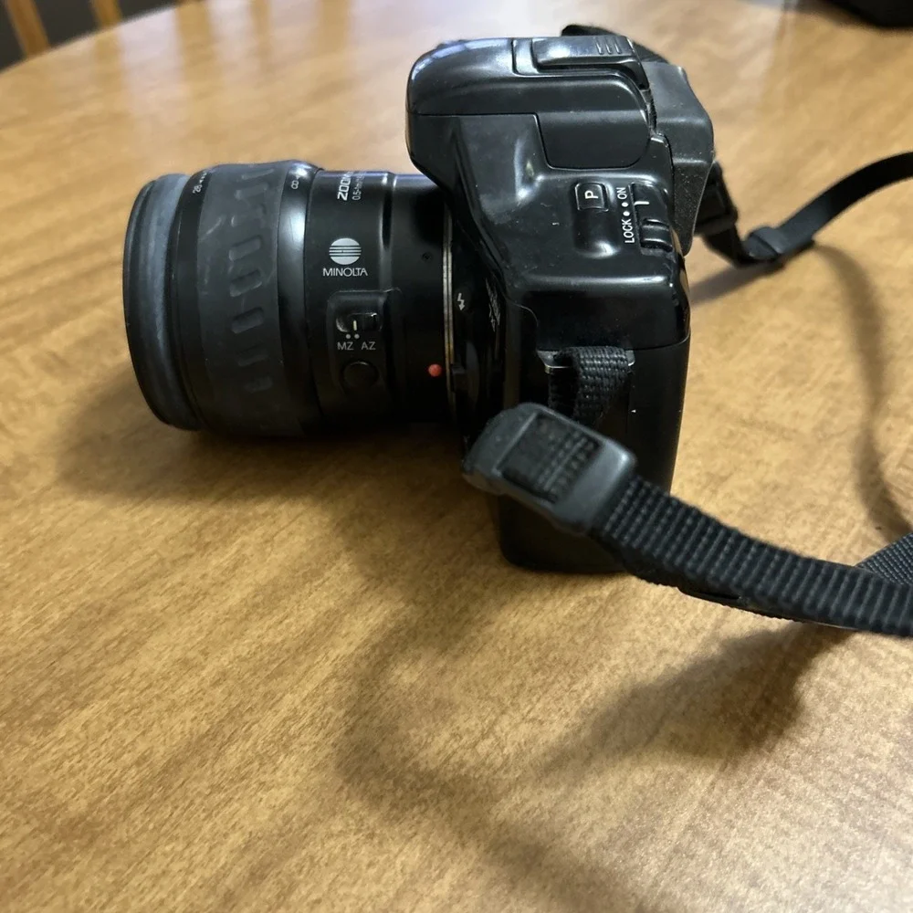 Minolta Maxxum 7xi Film Camera with Sigma 28-70 Zoom Lens AS IS